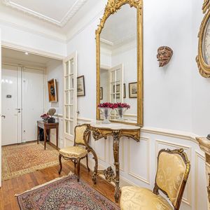 Property in Carre d'Or