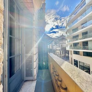 Property in Carre d'Or