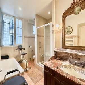 Property in Carre d'Or