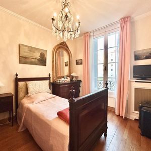 Property in Carre d'Or