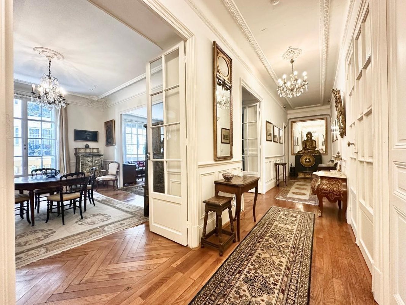 Property photo in Carre d'Or