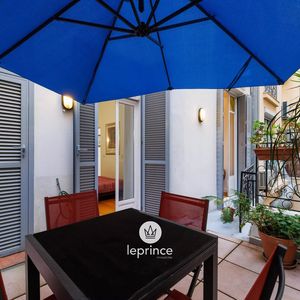 Property in Carre d'Or