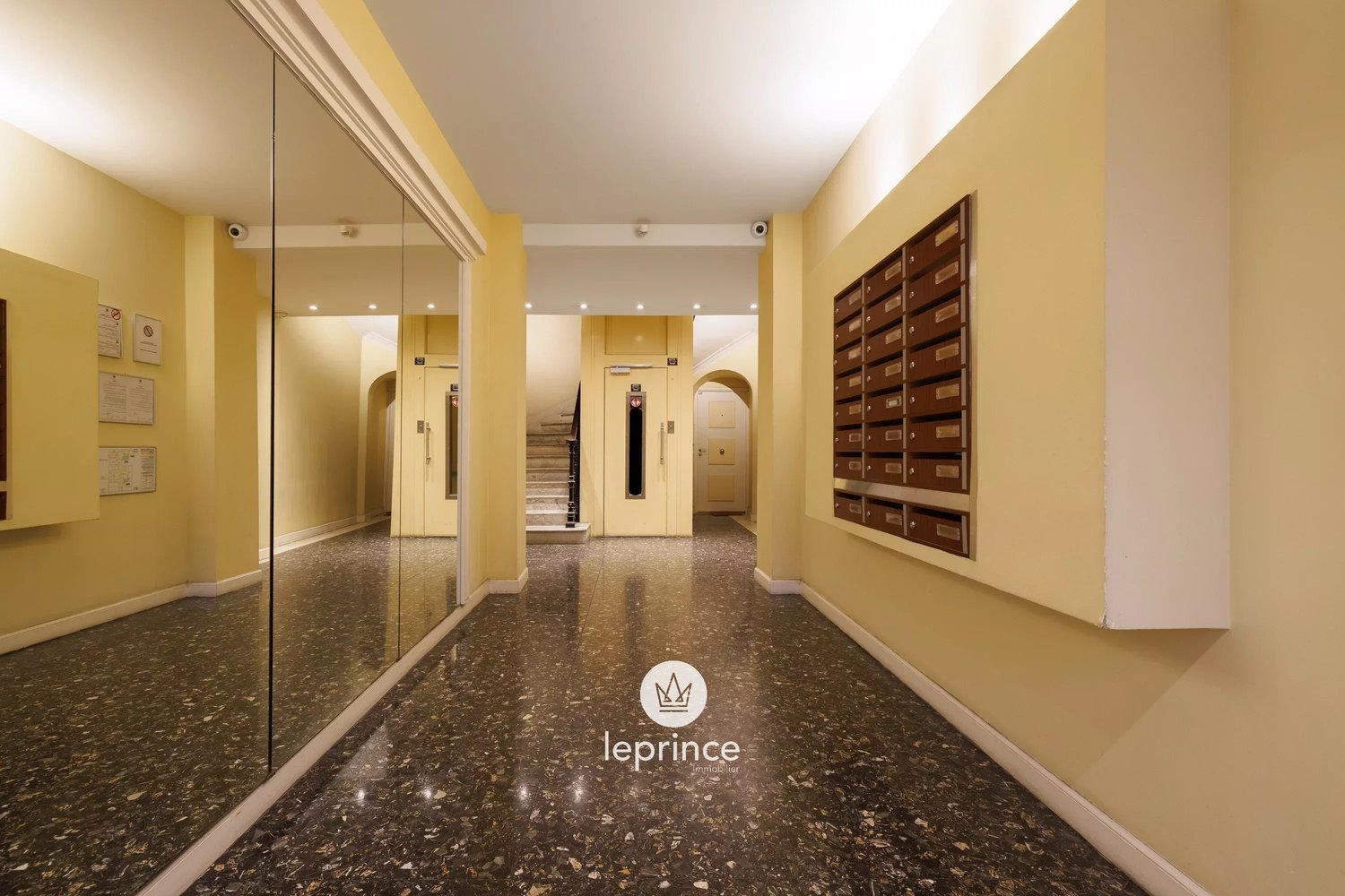 Property photo in Carre d'Or