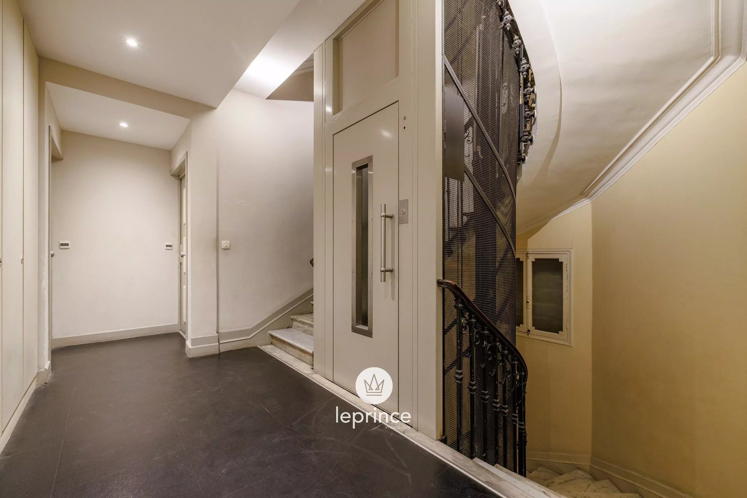 Property photo in Carre d'Or