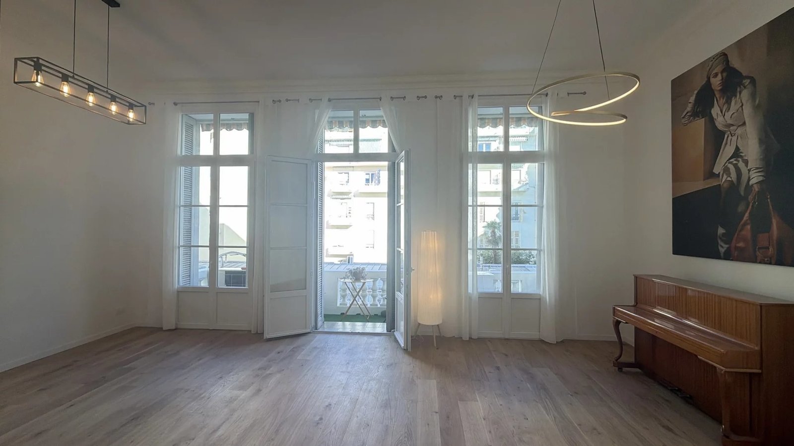 Property photo in Carre d'Or