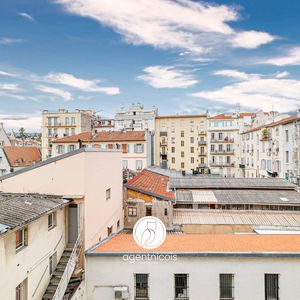 Property in Carre d'Or