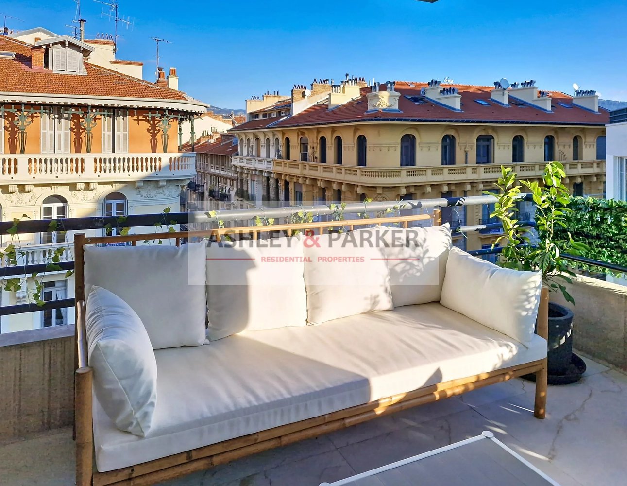 Property photo in Carre d'Or