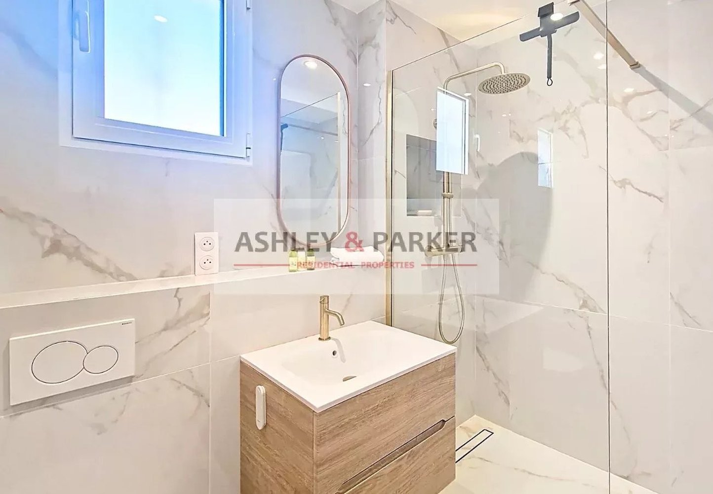 Property photo in Carre d'Or