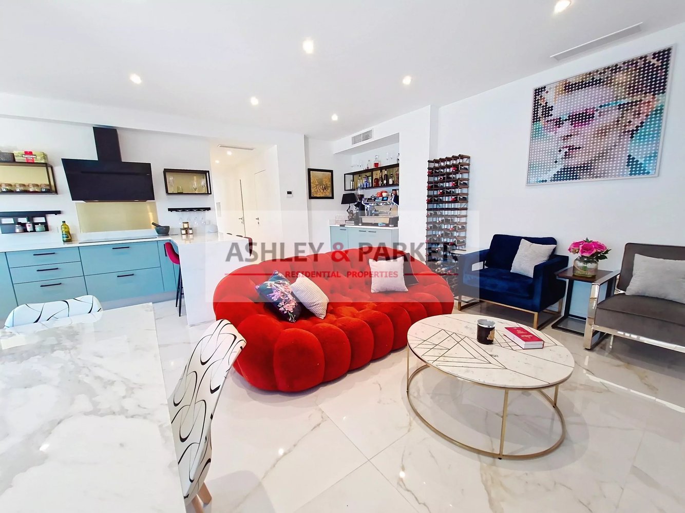 Property photo in Carre d'Or