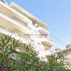 Property in Carre d'Or