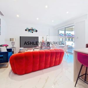 Property in Carre d'Or