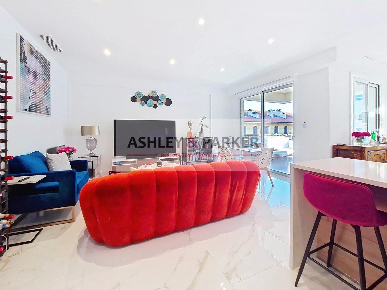 Property photo in Carre d'Or