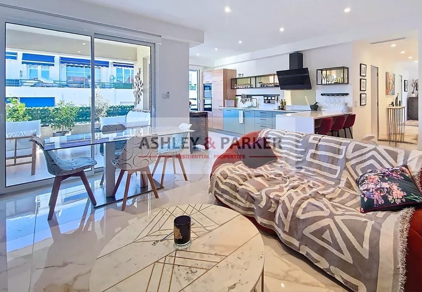 Property photo in Carre d'Or