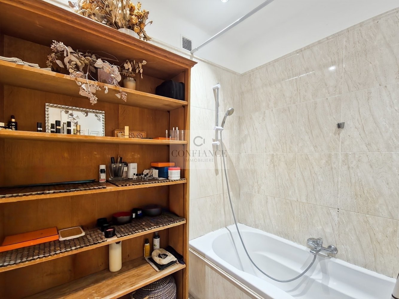 Property photo in Musicians Quarter