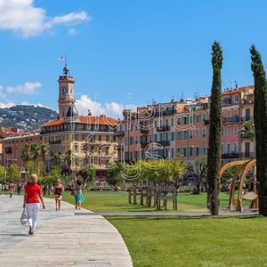 Property in Carre d'Argent