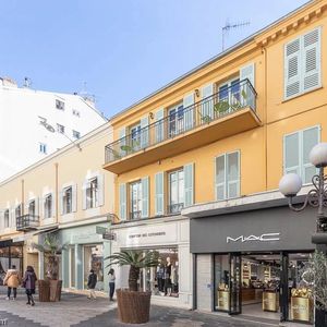 Property in Carre d'Argent