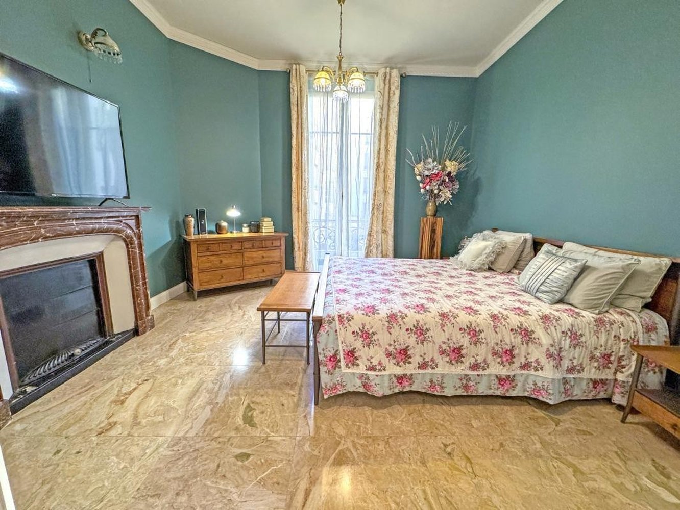 Property photo in Carre d'Argent