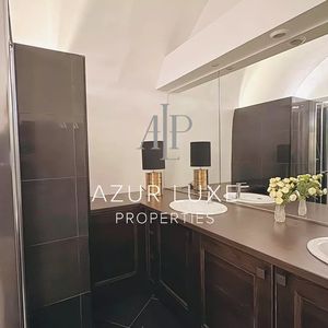 Property in Carre d'Argent