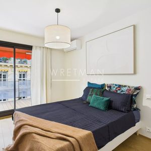 Property in Carre d'Or