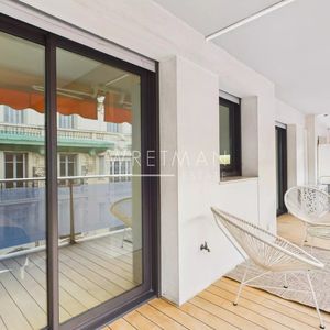 Property in Carre d'Or