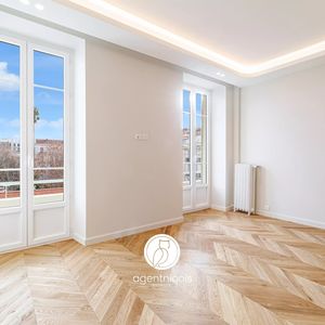 Property in Carre d'Or