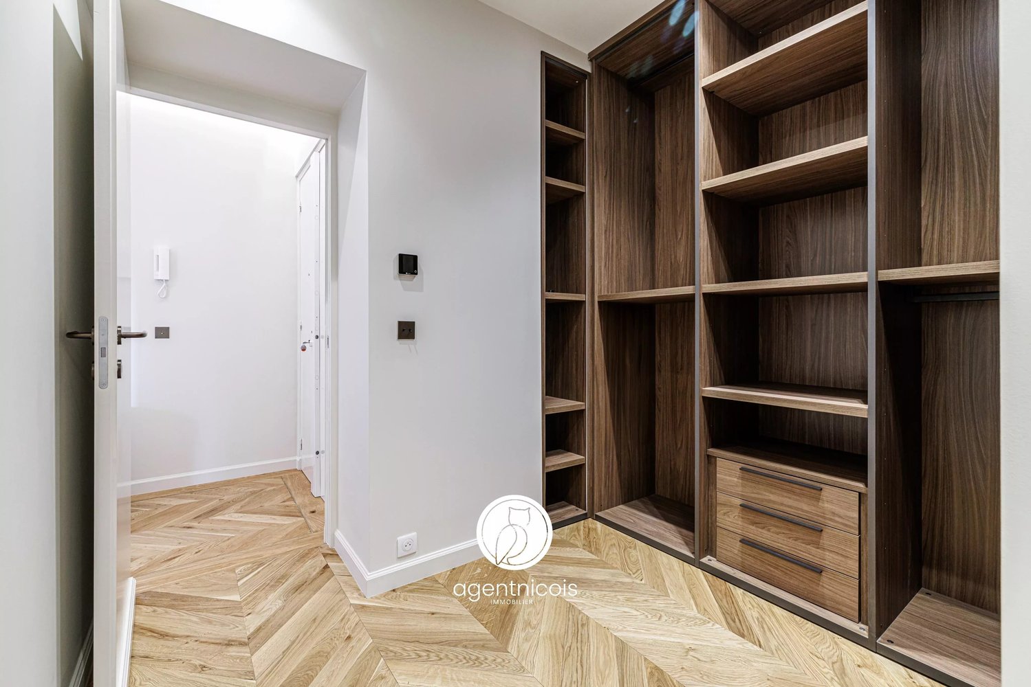 Property photo in Carre d'Or