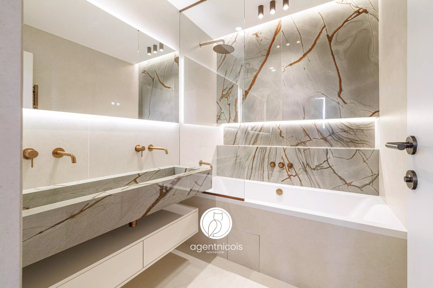 Property photo in Carre d'Or