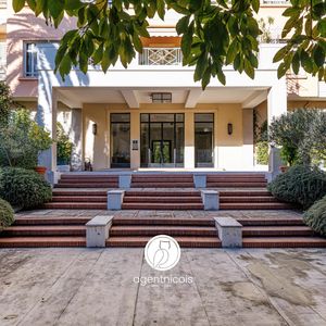 Property in Carre d'Or