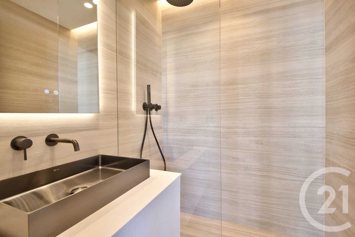 Property photo in Carre d'Or