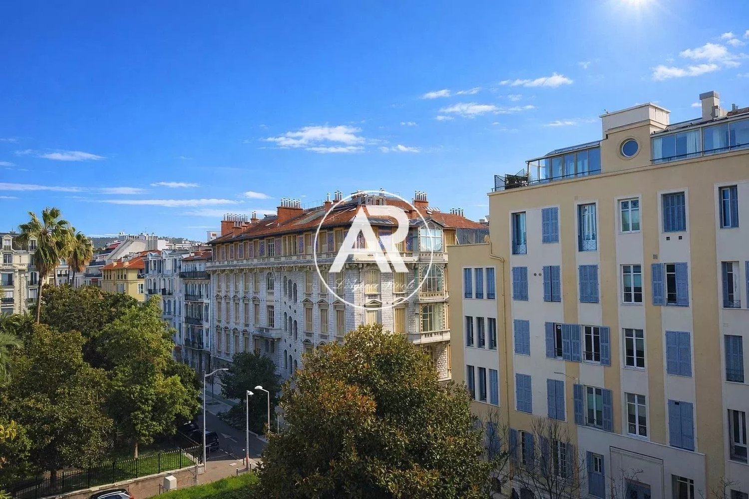 Property photo in Carre d'Or