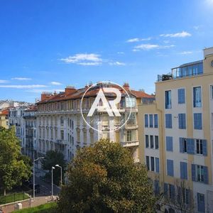 Property in Carre d'Or