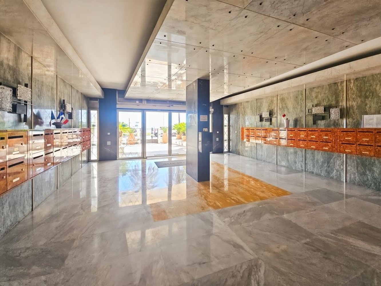 Property photo in Carre d'Or