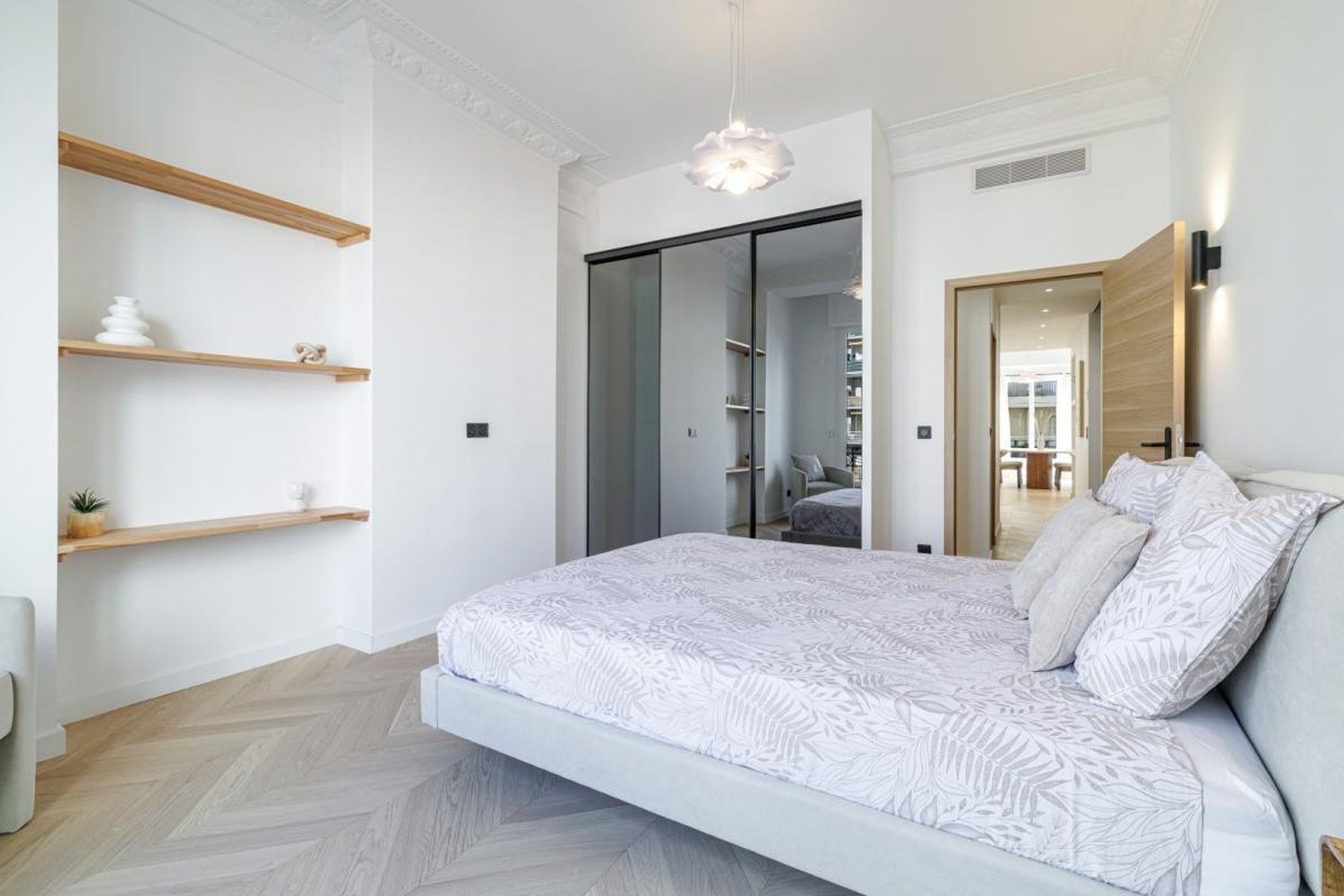 Property photo in Carre d'Or