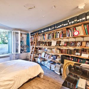 Property in Carre d'Or