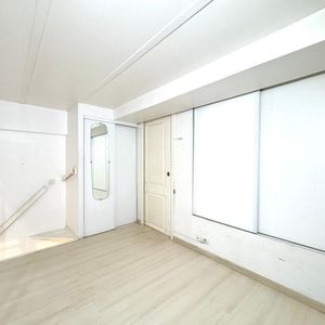 Property in Carre d'Or