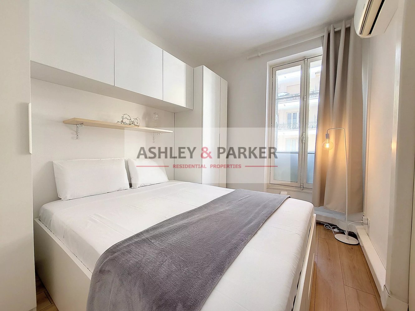 Property photo in Carre d'Or