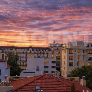 Property in Carre d'Or