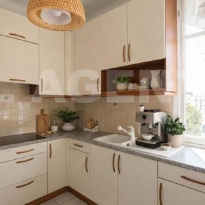 Property in Carre d'Or