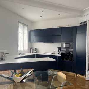 Property in Carre d'Or