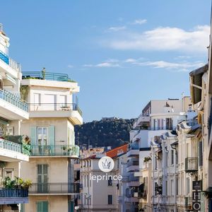 Property in Carre d'Or