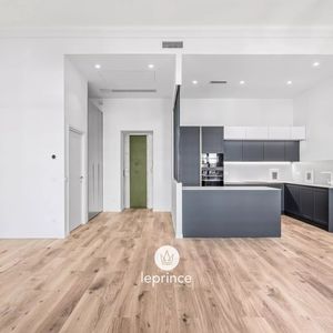 Property in Carre d'Or