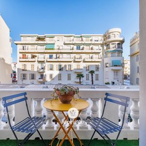 Property in Carre d'Or