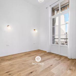 Property in Carre d'Or