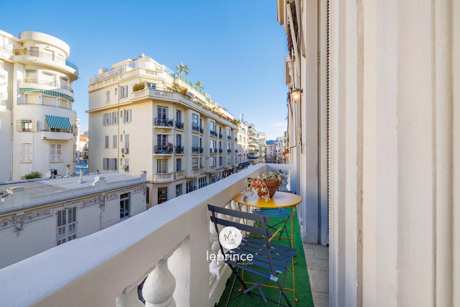 Property photo in Carre d'Or