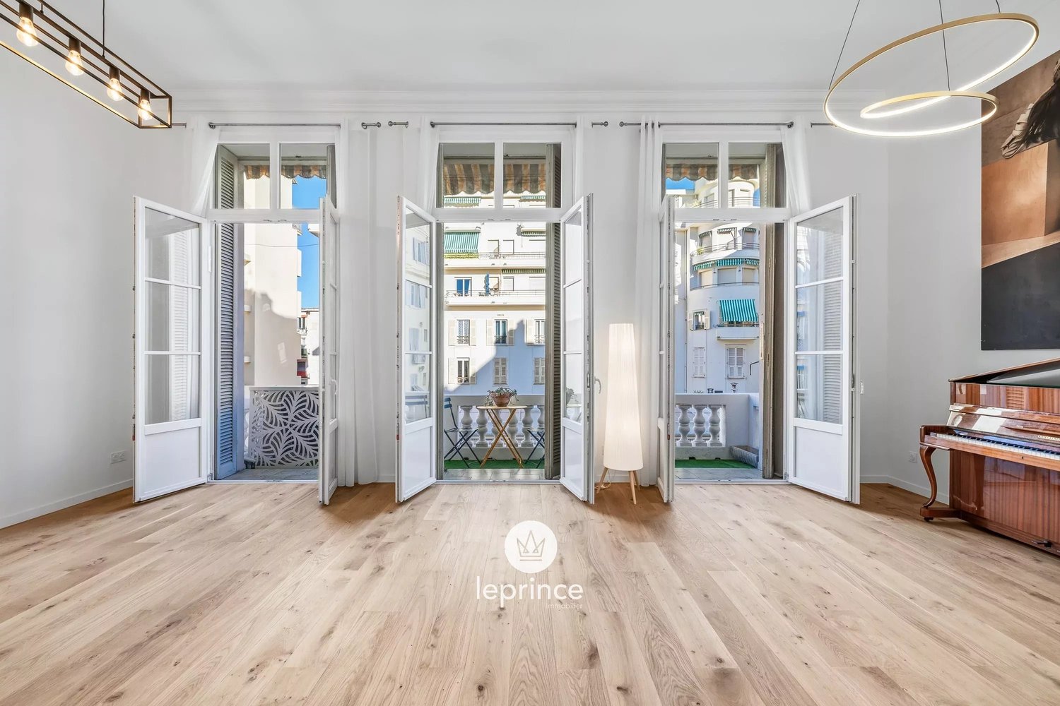 Property photo in Carre d'Or