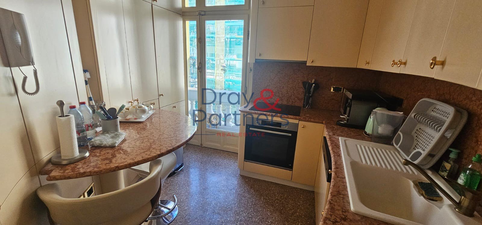 Property photo in Carre d'Or