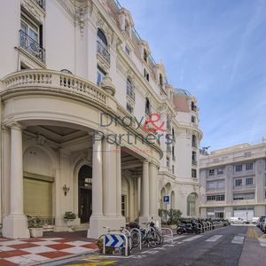 Property in Carre d'Or