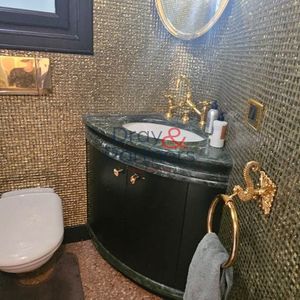 Property in Carre d'Or