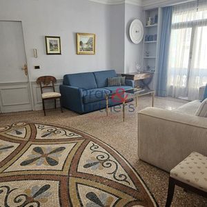 Property in Carre d'Or