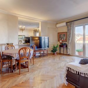 Property in Carre d'Or